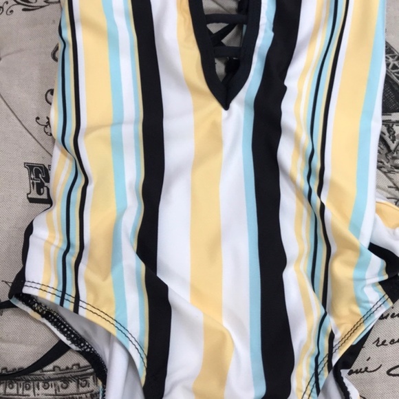 Ella Moss Tenacious Stripe One-Piece Swimsuit - Picture 4 of 7